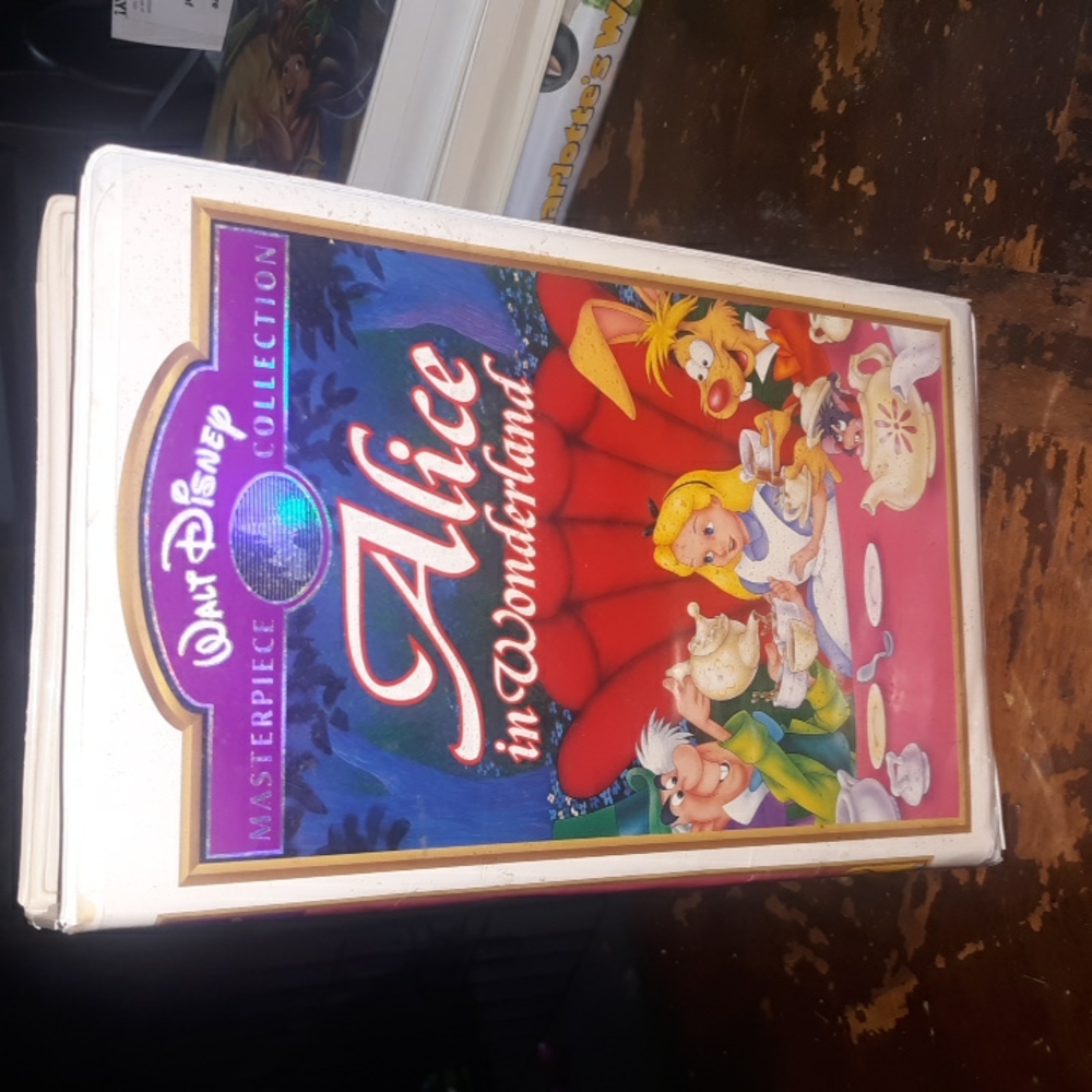 Disney Masterpiece Collection Alice in Wonderland VHS tape (SKU AB3)